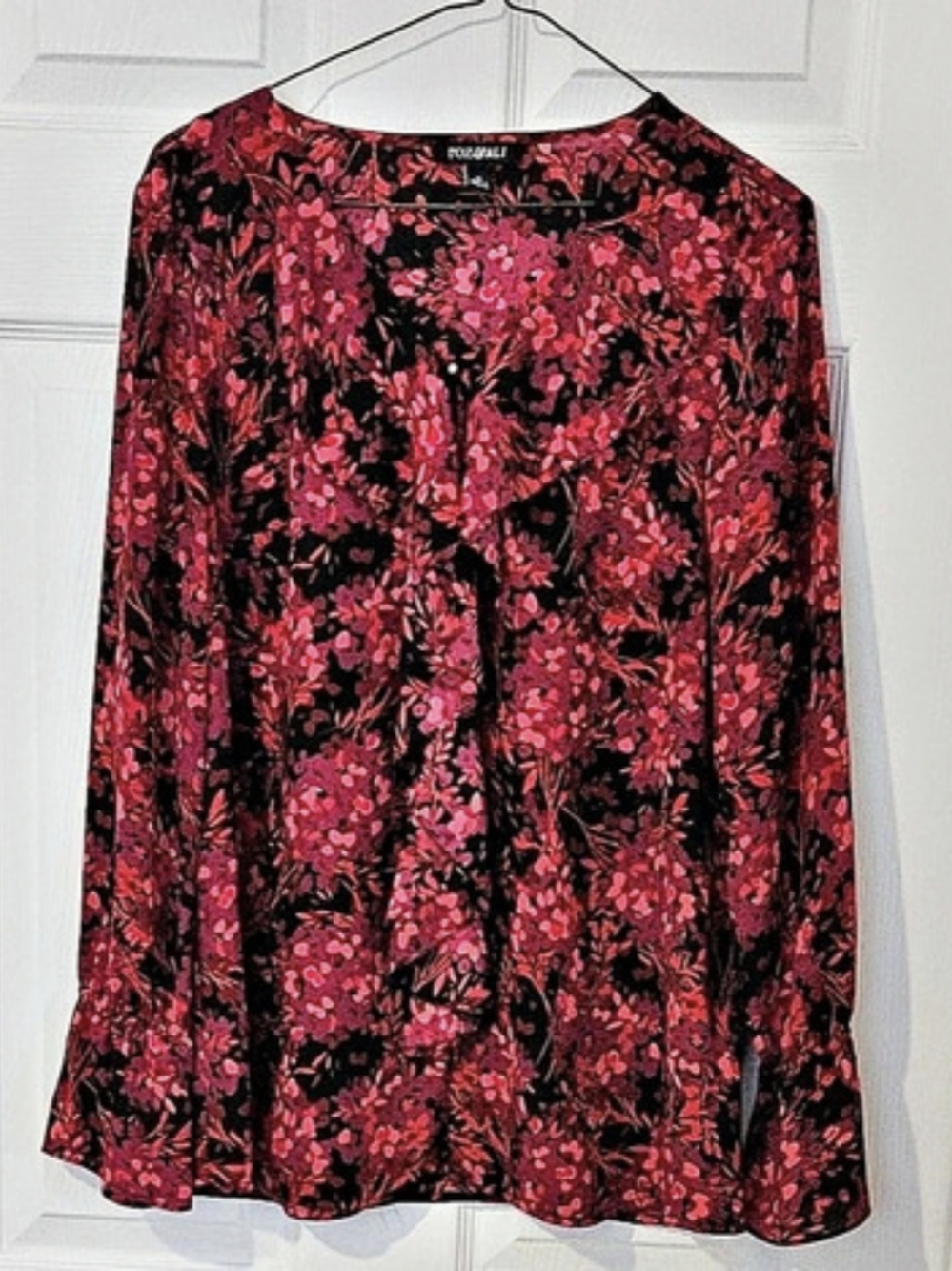 Roz & Ali Floral Long Sleeve Top in Black & Pink